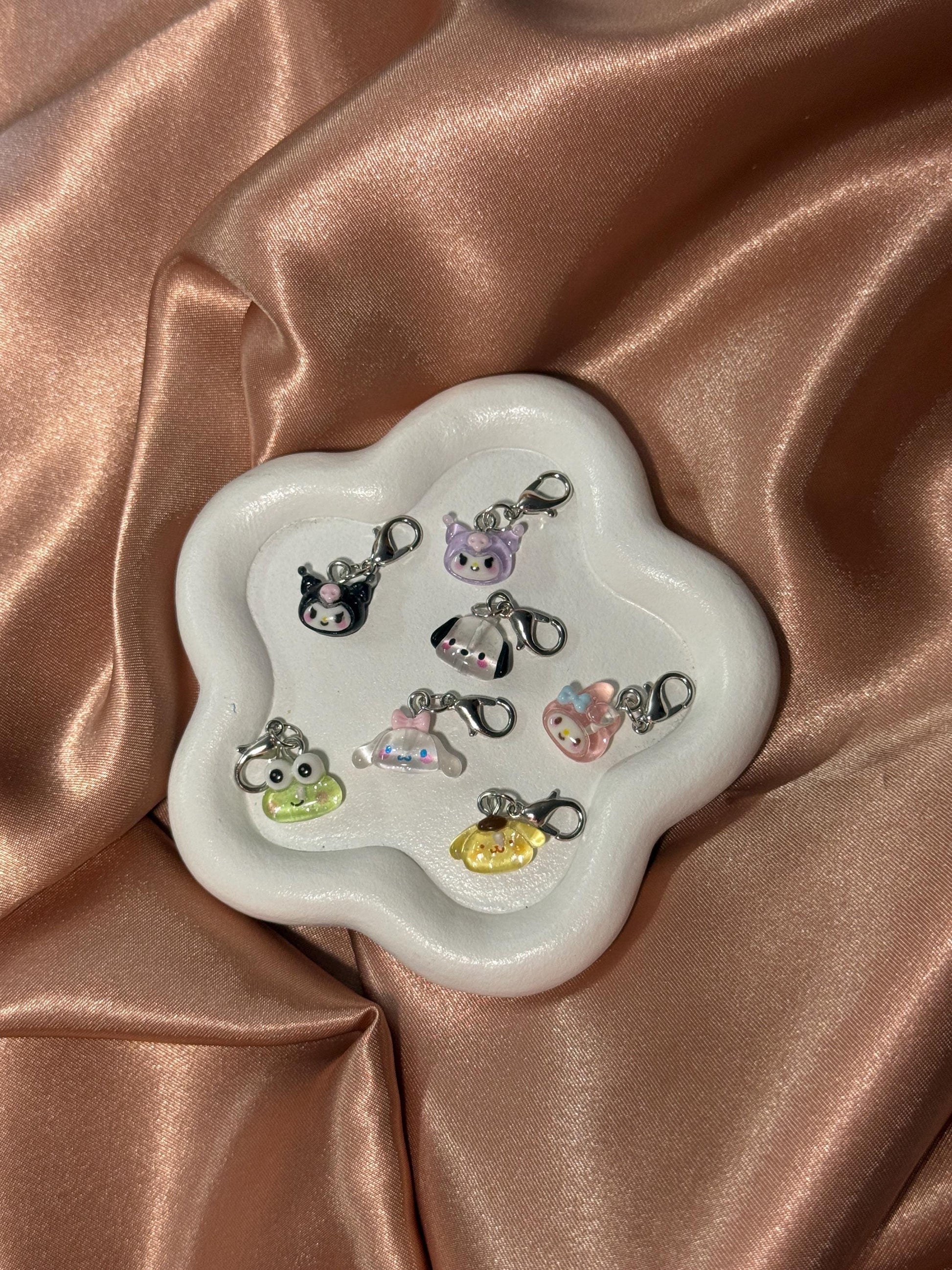 Sanrio kuromi cinnamoroll kerropi pochacco pompompurin my melody Kindle E-Reader Cellphone IPhone Claw Clip Charms. Dust Plug Charms